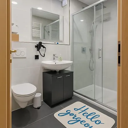 Homefeld Moderne & Ruhige In Naehe Bahnhof, Mit Smart Tv & Parkplatz * Huenfeld